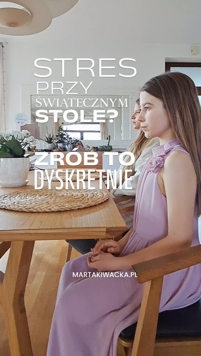 Stres przy świątecznym stole i test cierpliwości.
Świąteczne spotkania przy stole nie zawsze są sielankowe 🐰🐣
Czasem pojawia się napięcie.
Czasem trudne emocje.
Czasem po prostu chcesz… przetrwać ten moment w spokoju.

I właśnie wtedy możesz zrobić coś bardzo prostego — zupełnie dyskretnie.

Pod stołem, bez zwracania uwagi innych,
zacznij delikatnie opukiwać końcówki palców.
To miejsca, gdzie kończą lub zaczynają się meridiany.

W pracy z ciałem oznacza to jedno:
👉 pomagasz uwolnić napięcie
👉 dajesz układowi nerwowemu sygnał bezpieczeństwa

Nie musisz nikomu nic mówić.
Nie musisz nic tłumaczyć.
Czasem wystarczy, że zadbasz o siebie… po cichu.

Zapisz tę rolkę — może przydać się szybciej, niż myślisz 🤍

💬 U Ciebie święta to bardziej spokój czy wyzwanie? 🙃

sesje online 1:1 • sesje grupowe EFT • warsztaty • metoda EFT tapping • emocje • wzorce zachowań • zmiana przekonań • uwalnianie blokad • wsparcie • rozwój osobisty • terapia • uzdrawianie ciała i duszy • zdrowie • wygląd • relacje • finanse • spełnione życie • manifestacja • redukcja stresu • spokój naturalnie • techniki wyciszające • układ nerwowy • biohacking • naturalne sposoby na emocje

#stres #somatyka #selfcare #układnerwowy #EFTtapping